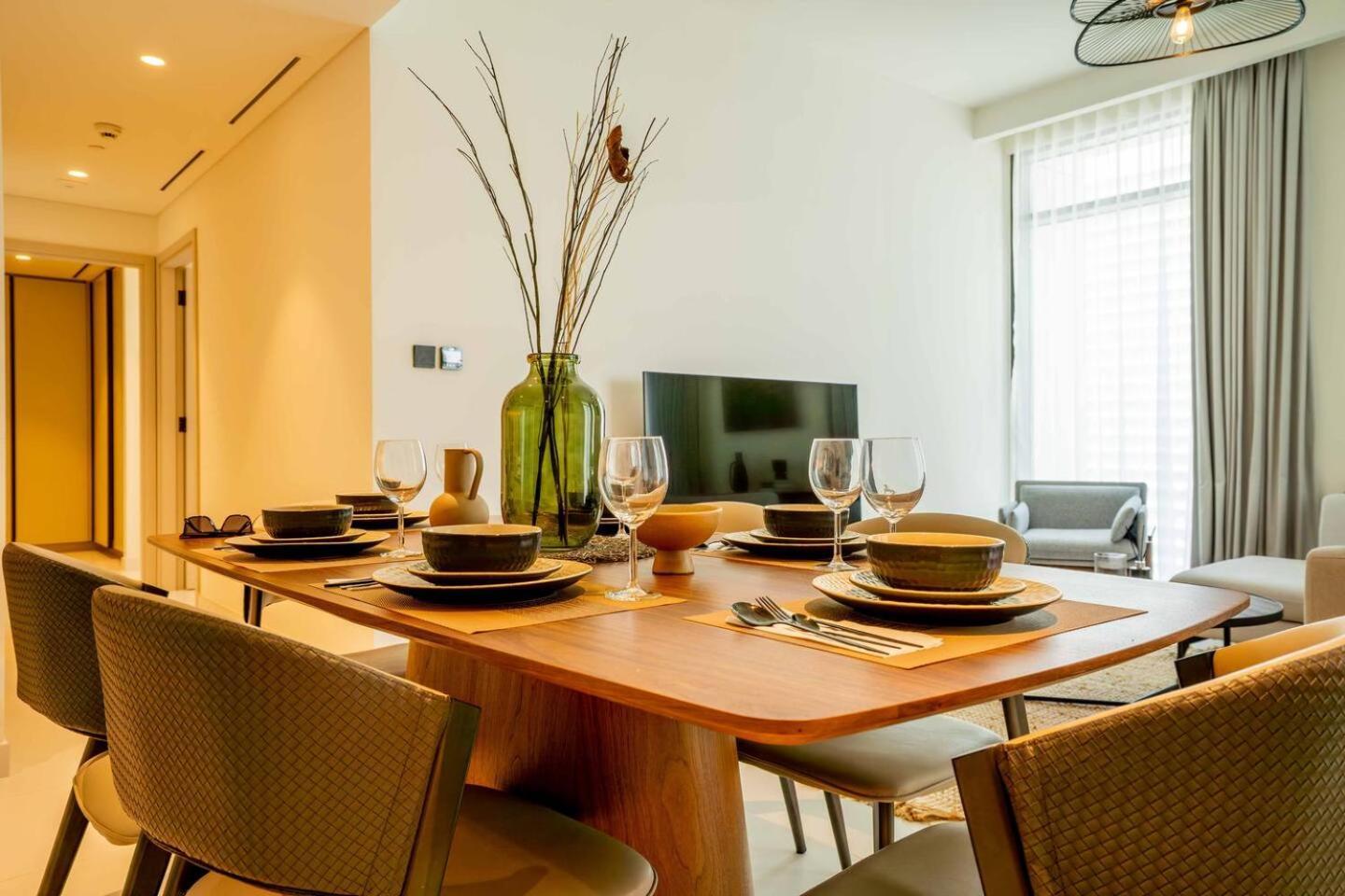 Lux Bright 2br With Palm Jumeirah Views *