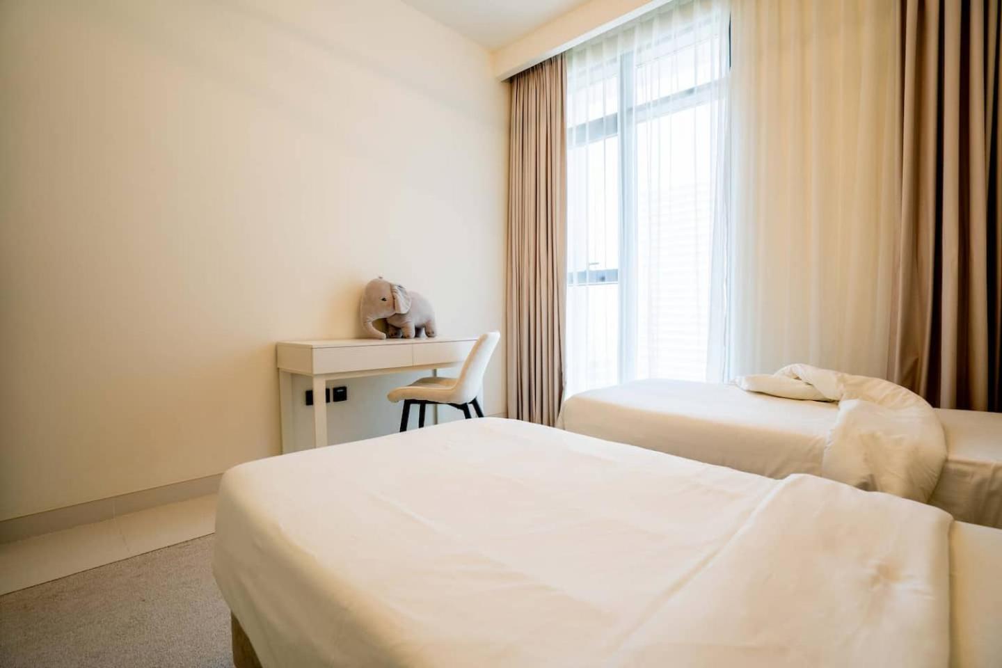 Lux Bright 2br With Palm Jumeirah Views Dubai