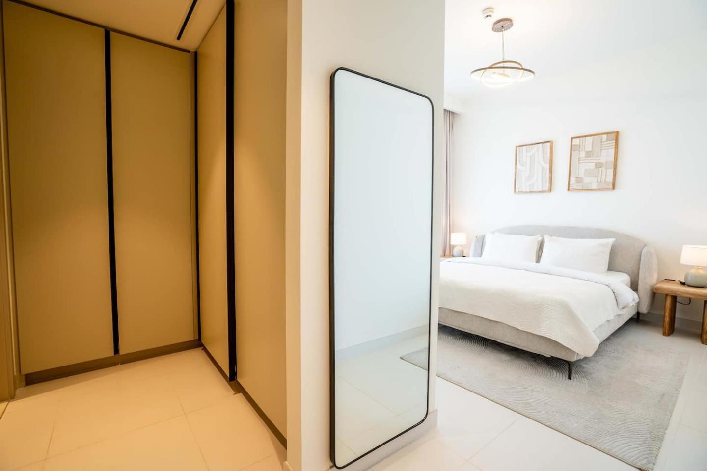 Lux Bright 2br With Palm Jumeirah Views Apartment *