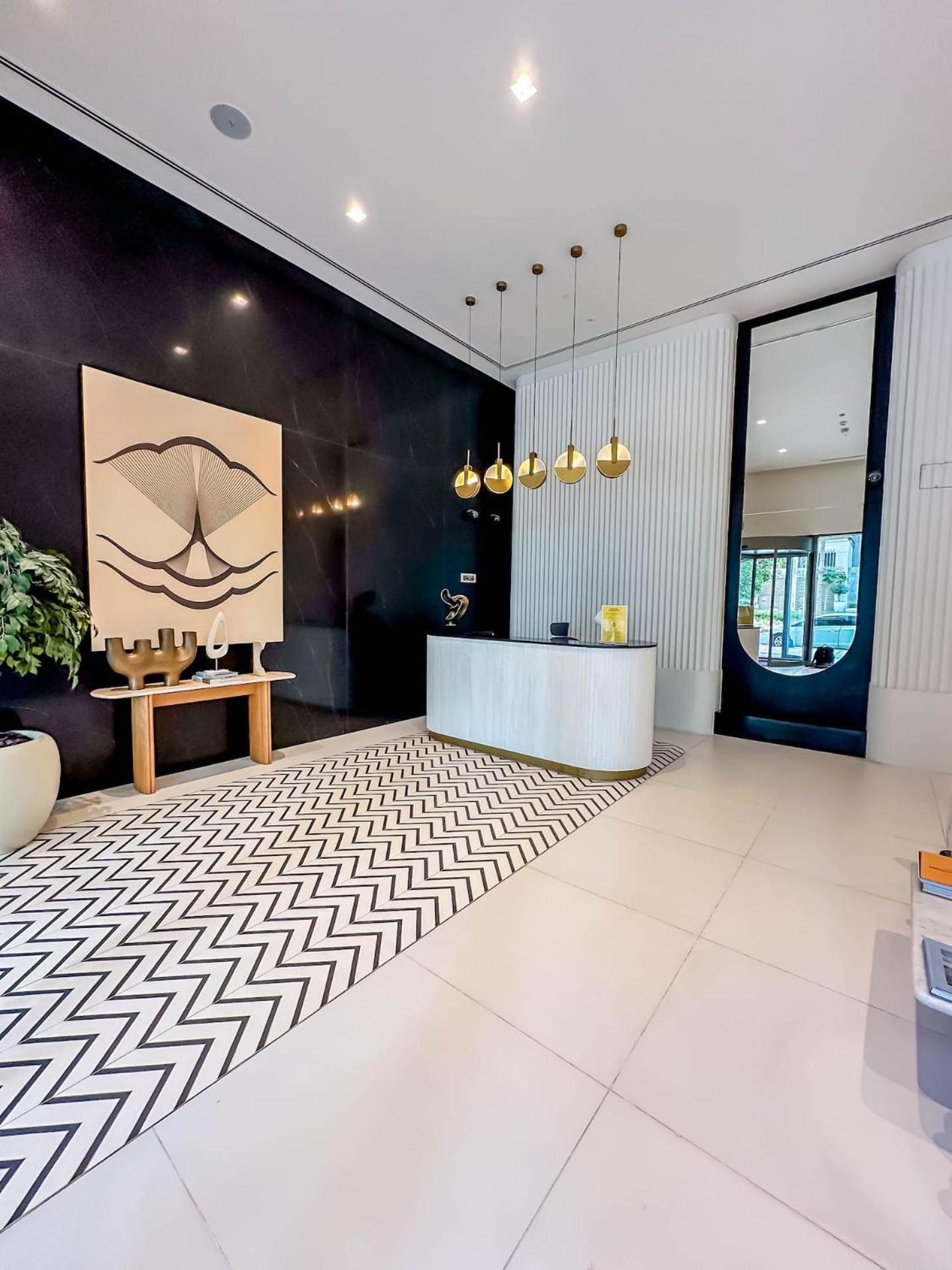 Lux Bright 2br With Palm Jumeirah Views Apartment